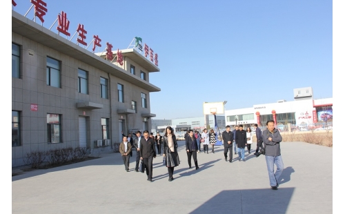 黨建引領(lǐng)促減稅降費(fèi)落地，黨員帶頭抓普惠政策落實(shí)
