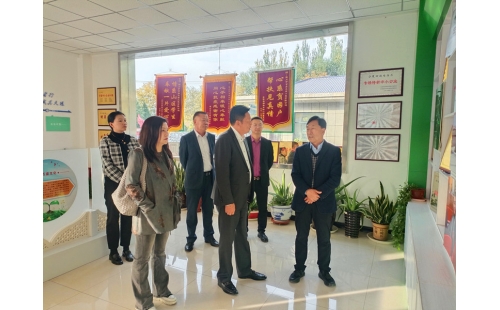 金鳳區(qū)黨委常委、統(tǒng)戰(zhàn)部部長韓廷鋒蒞臨銀川伊百盛調研民族團結進步創(chuàng)建工作